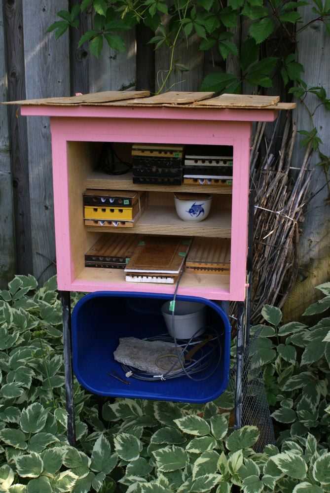 bee_hut2.jpg